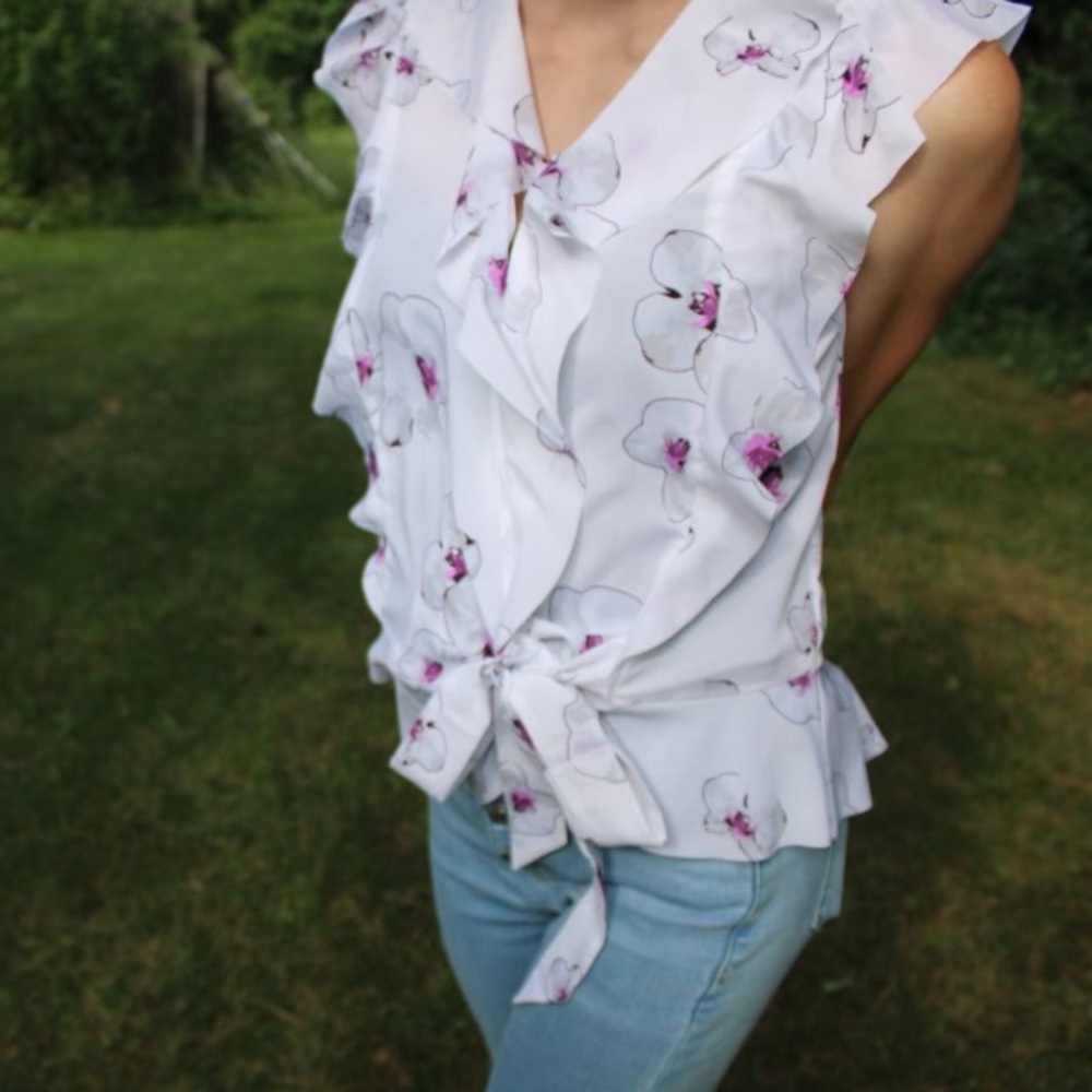 Banana Republic floral top ruffles bow tie white and purple